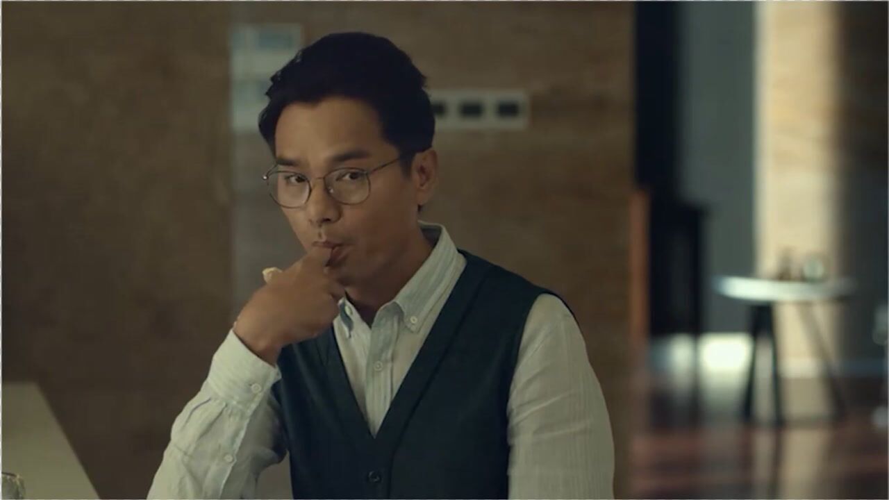 追龙2看林家栋吃榴莲太香了这个舔手指注入灵魂