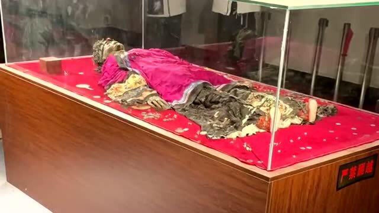 有幸参观清朝的香妃出土时还略带香味身高155米体重101千克