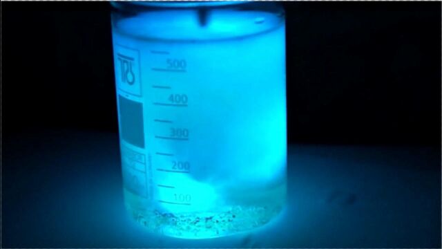 鲁米诺化学发光实验