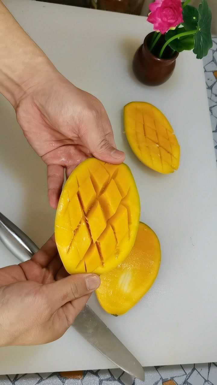 芒果果盘切法及摆放图片