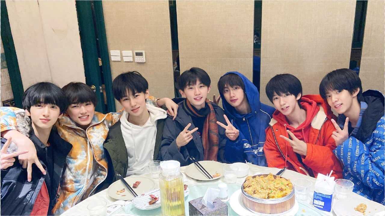 时代少年团有多能吃马嘉祺1天4顿吃不胖张真源从小就是干饭人