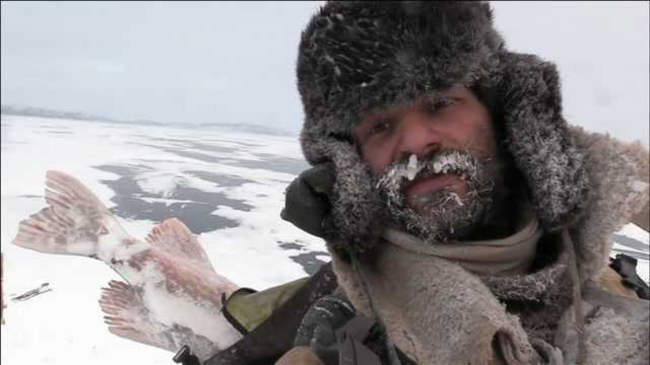 北极荒野求生100天:乔爷凭借独特捕猎技巧,轻松赢下百万奖金!