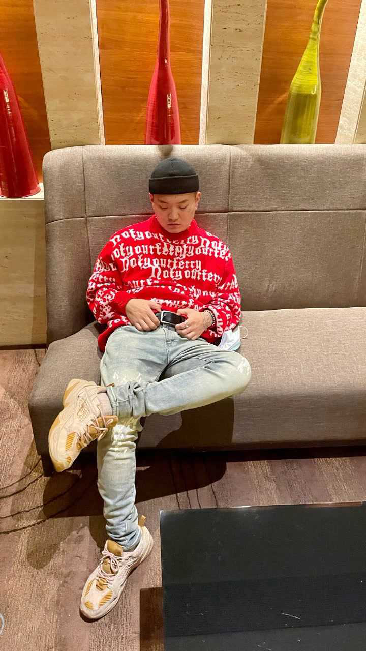 都再说uglyz这歌flow抄袭别人可是他真得抄袭了吗