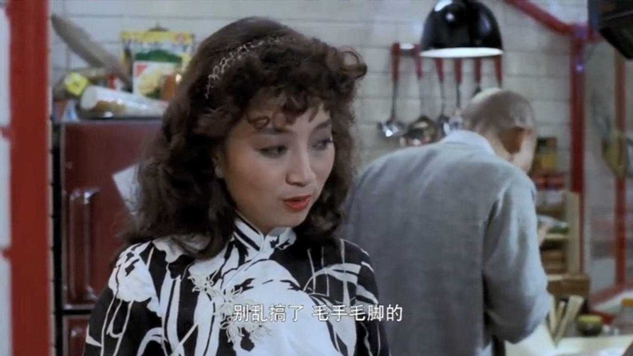 小光头拍凤姐屁股美女误以为是光头佬干的陶醉的表情绝了