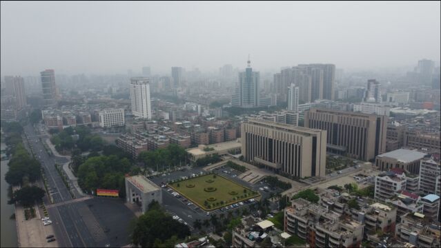 实拍揭阳市政府周边,三线城市房地产发展不错,一眼望去 高楼耸立