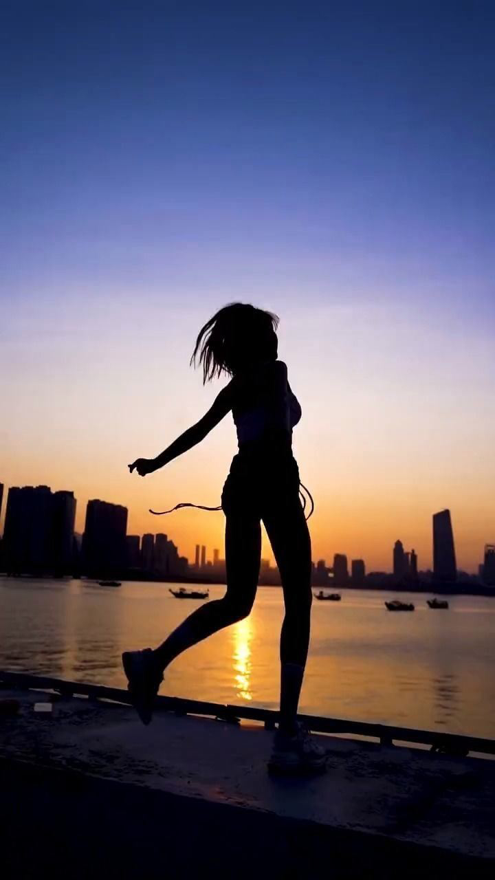 你我山高水长,他日江湖再见.#美女热舞