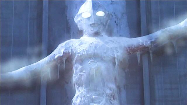 奥特曼死亡的4个瞬间:小梦被冻在了墙上,泰罗被怪鸟啄死!