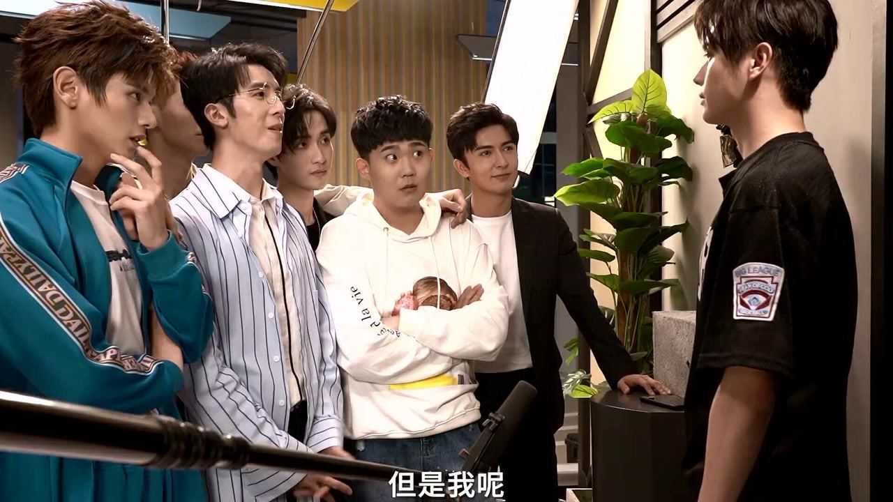 你微笑时很美:余明和小瑞是队员们最强大的后盾