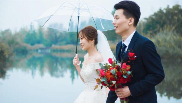 “雨里夫妻泪交流,雪里夫妻不到头”,结婚下雨真的不好吗?