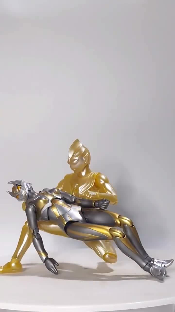 闪耀迪迦和卡蜜拉奥特曼