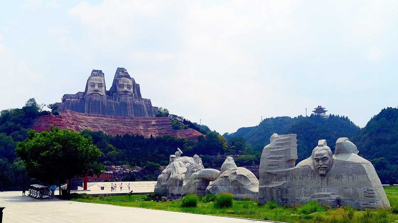 游览郑州黄河文化园 瞻仰炎帝黄帝二始祖
