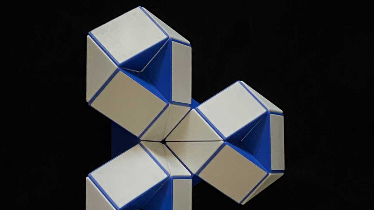 24段魔尺造型生活用品——指尖陀螺(三叶草)