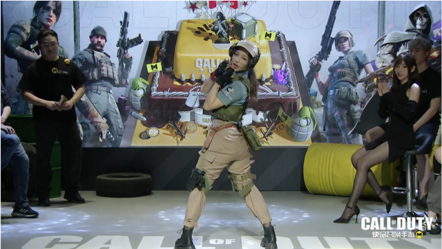 艾本直播现场热舞策划直呼把持不住使命召唤手游使命召唤新地图