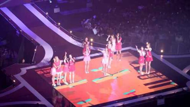 限定女团IZONE2019年韩国首尔演唱会 现场演唱《Airplane》