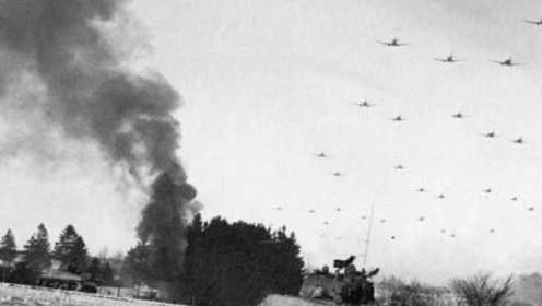 彩色二战：英法联军试图炸毁德军桥梁，但多数被德军击落
