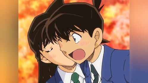 名侦探柯南 #动漫 #毛利兰 #工藤新一 兰对新一的世纪之吻,也太甜了