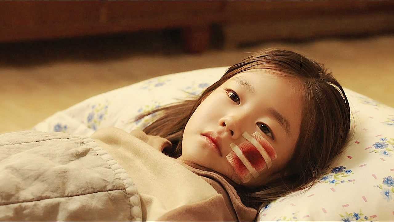 韩国电影担保温情片中的催泪弹哭着看完的一部电影小女孩被催债公司的