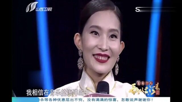 姑娘与父母生动演绎《驼铃》,再现驼队运输场景