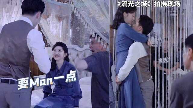 景甜与小6岁男星拍床戏,亲热拥吻娇羞笑场,导演激动指导霸气脱衣