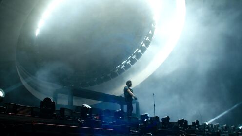 【官 方4K】The Weeknd在今年科切拉音乐节表演的《Blinding Lights》