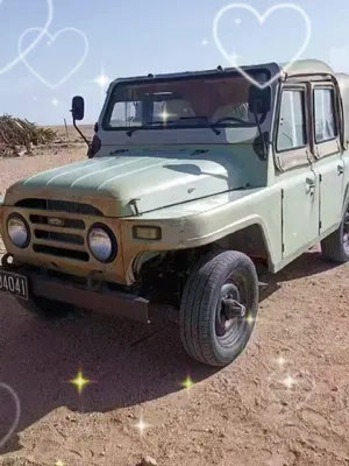 上世纪八十年代末期北京212l吉普车曾风靡一时我们这代人曾经美好的