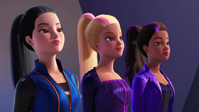 芭比之间谍小队:开始训练,等待她们的第一项挑战是垂直降落