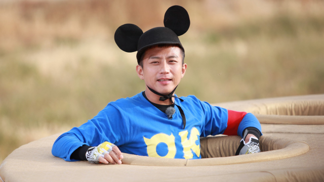 邓超喷了阿sa一脸,李晨打的鹿晗乱叫,盘点跑男搞笑游戏名场面