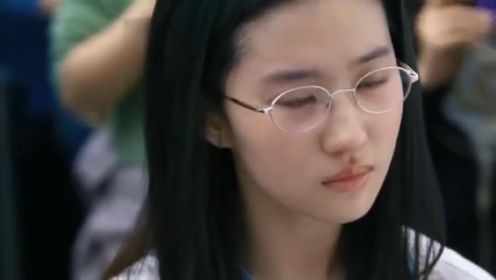 经典推荐这部电影刘亦菲全素颜，她是因为美貌被忽视了演技吧。