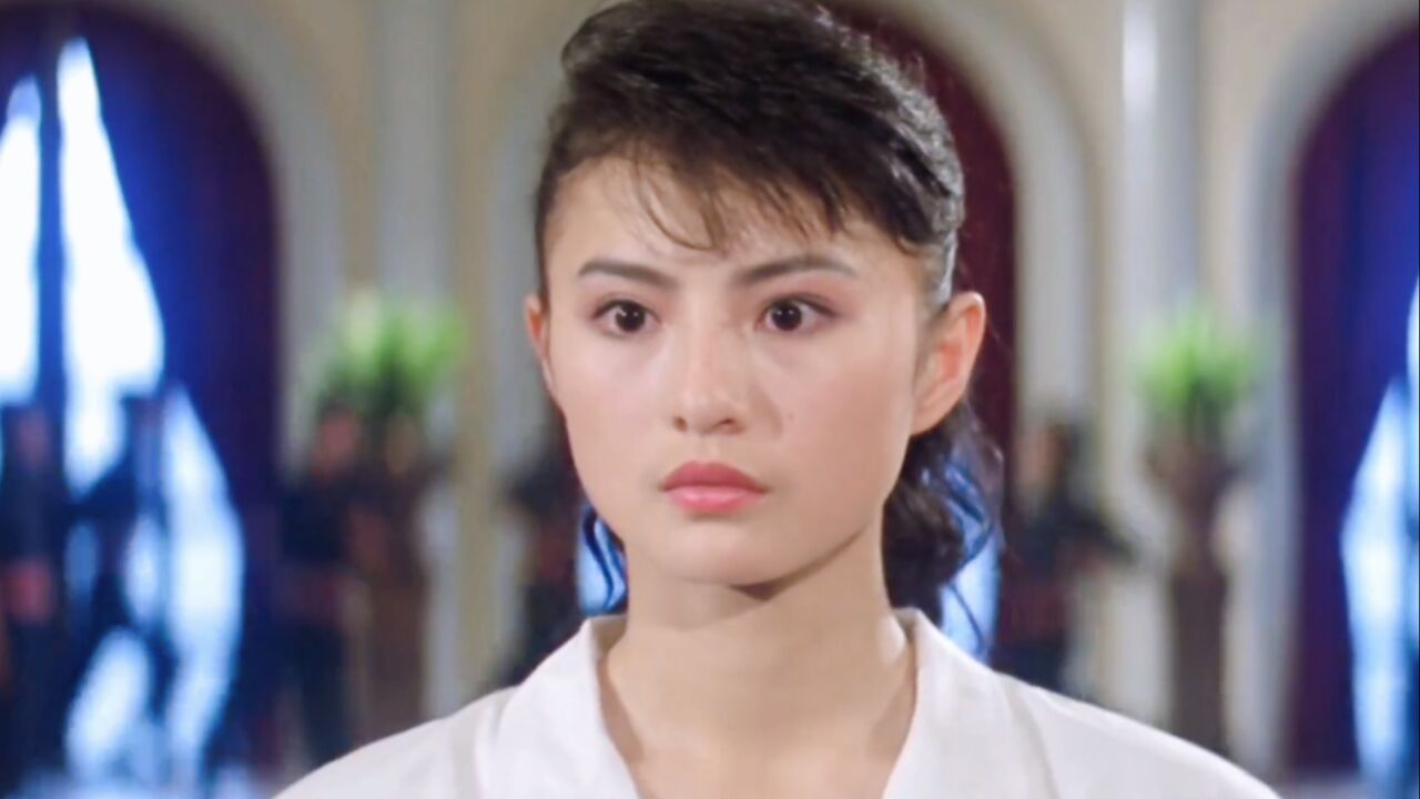 "一代侠女"李赛凤:15岁出道,24岁退圈,至今单身!