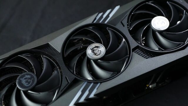 首发丨微星RTX 40 GAMING TRIO 魔龙系列实拍