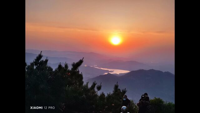 山东泰山日出东方