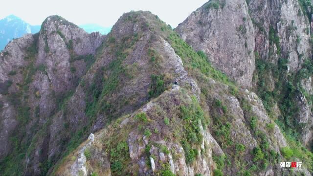 杜桥九龙洞山脊之上,登上山顶看风景