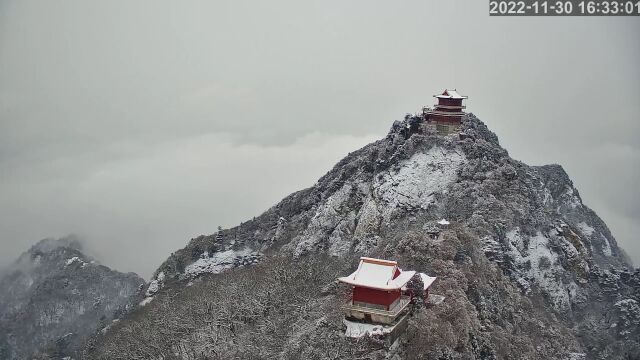 秦岭下雪了!鸟瞰西安南五台山灵应台