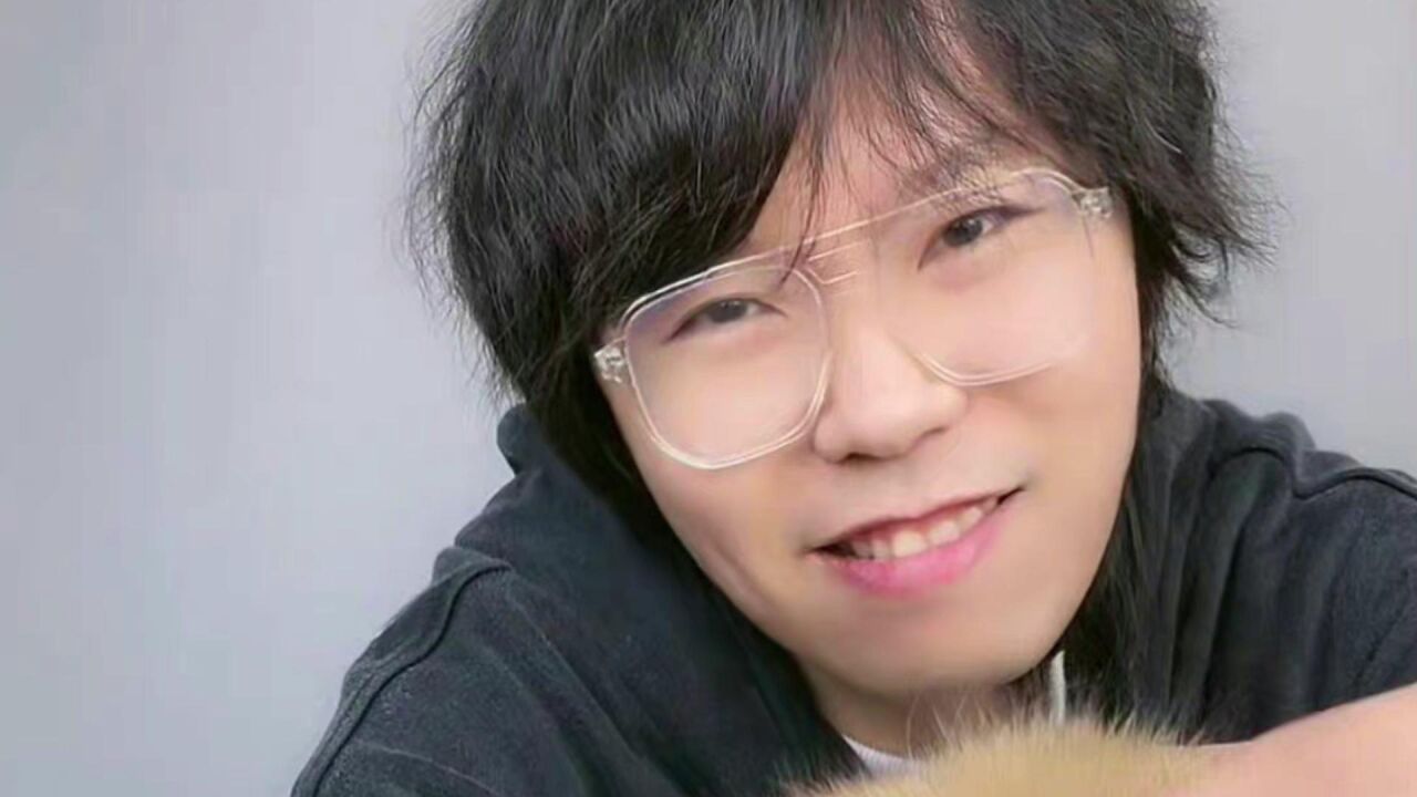 黄锐直播自曝每月欠款二十万 发长文回应 时代峰峻为严浩翔发声