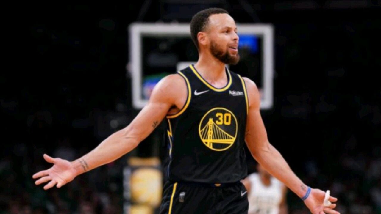 罚单:库里因怒扔牙套被罚2.5万 恩比德不雅动作被罚2.5万