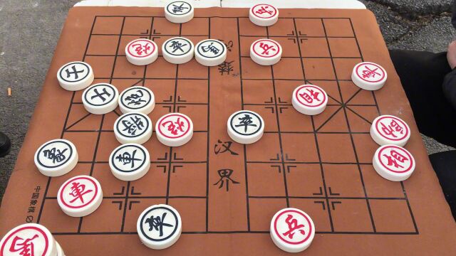 直播公园象棋 红方进攻的手段真是太多了,这样的棋路真厉害了