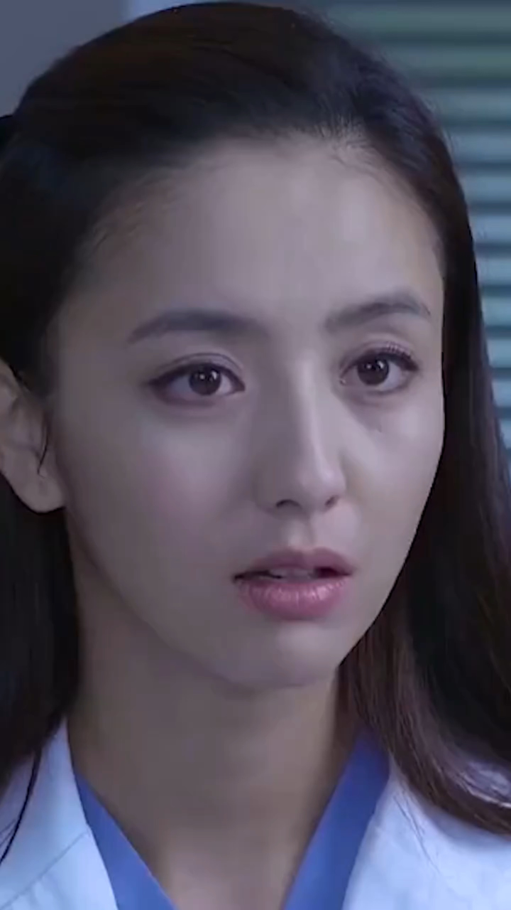 佟丽娅(liliya),1983年8月8日出生于新疆伊犁察布查尔,中国内地影视女