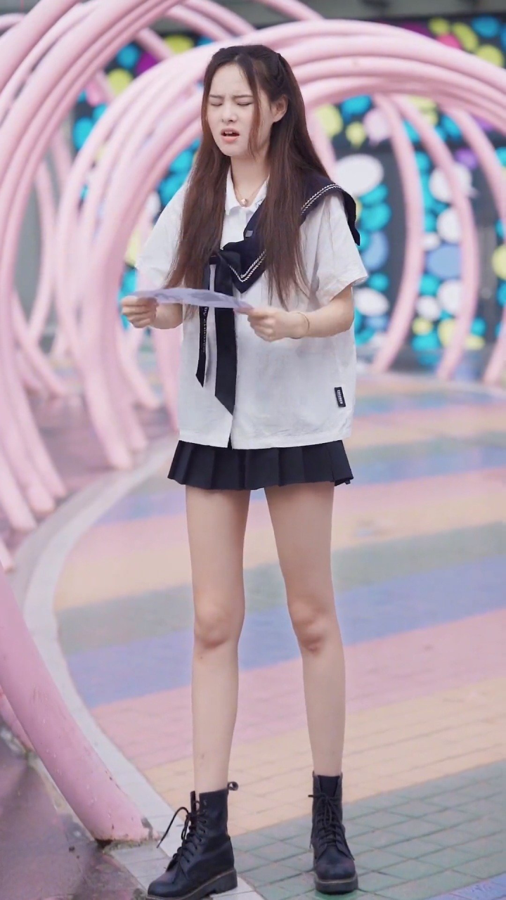 儿童节我就不过了,毕竟小孩子没有36d #李小野