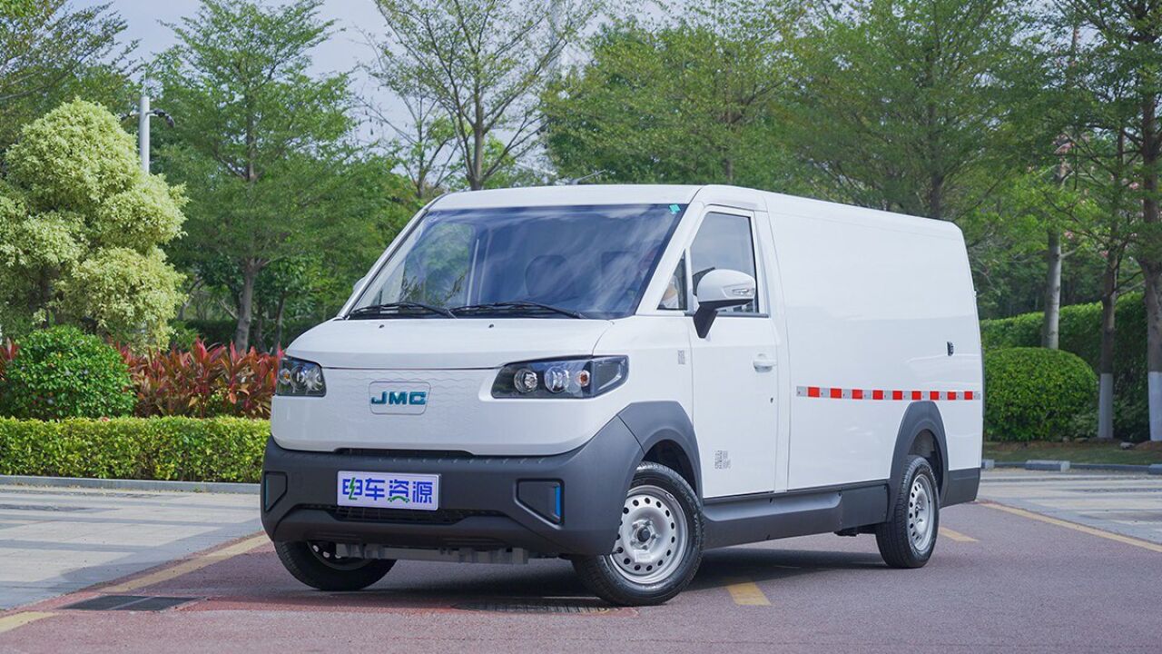 动力强 空间大 江铃汽车首款新能源大面车型江铃e路顺