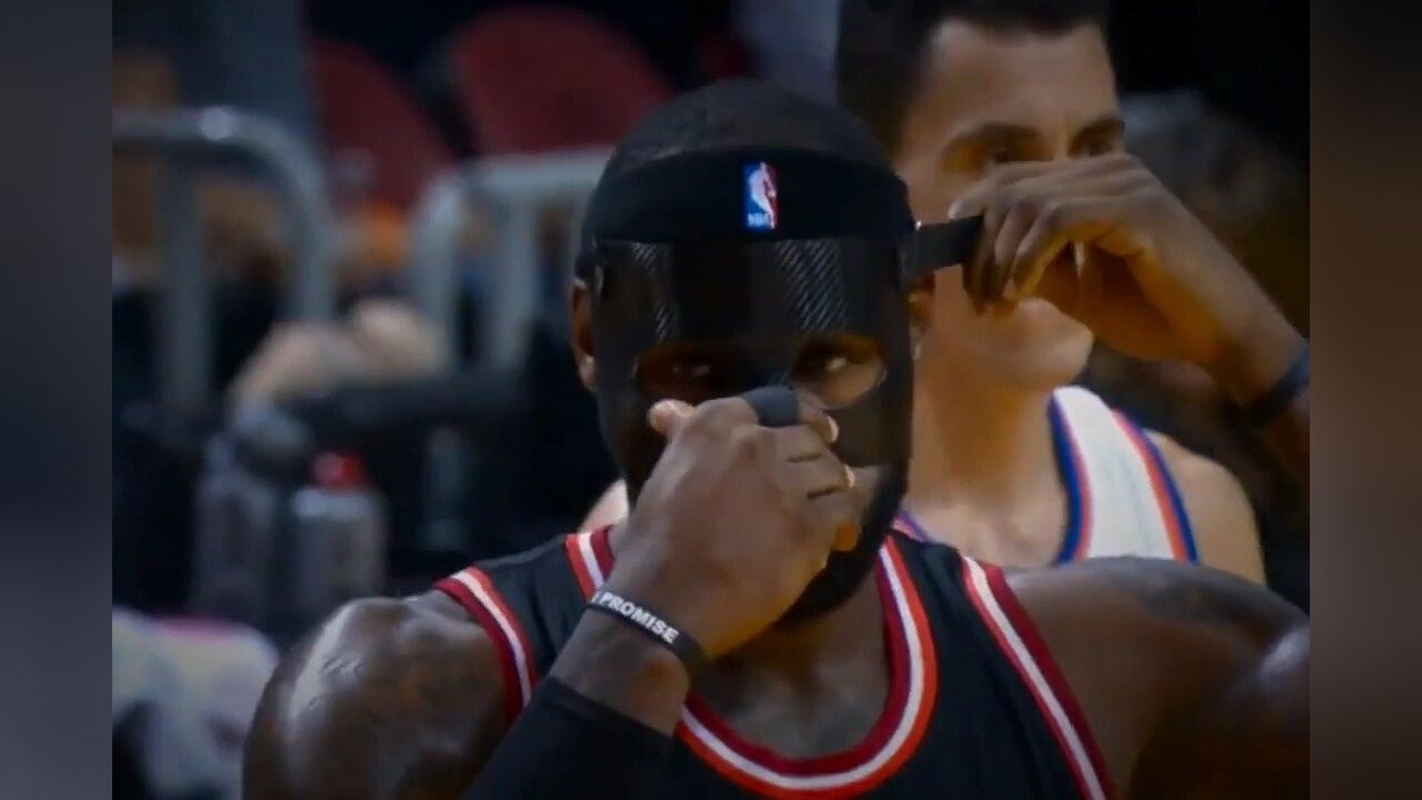 詹姆斯#黑色面罩#歌曲莫斯莫多#百万转场变身#扣篮