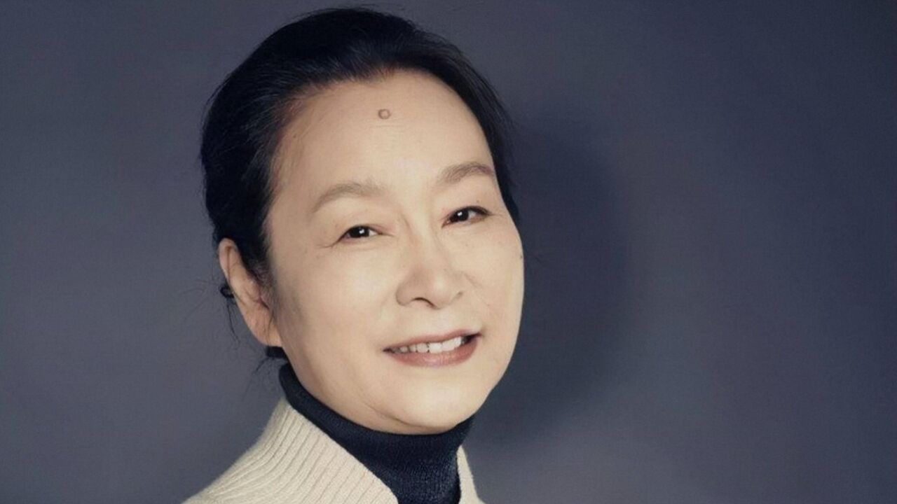 奚美娟30年后再获大影节荣誉,却遭到网友质疑:太夸张,不认识