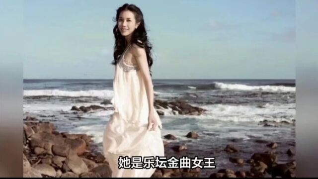 作为金曲女王的莫文蔚不仅在音乐上才华横溢,她在影视中同样出色