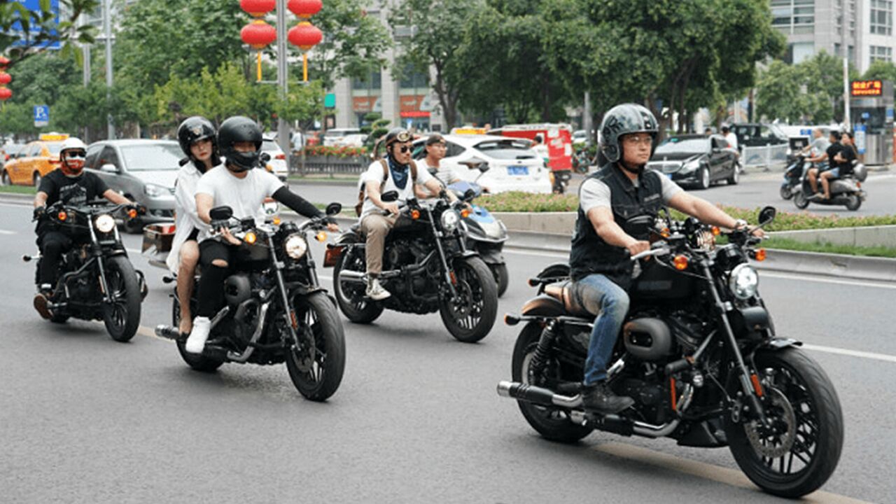 解除"禁摩令"第一城出现,还设摩托车专用道?是哪个城市?