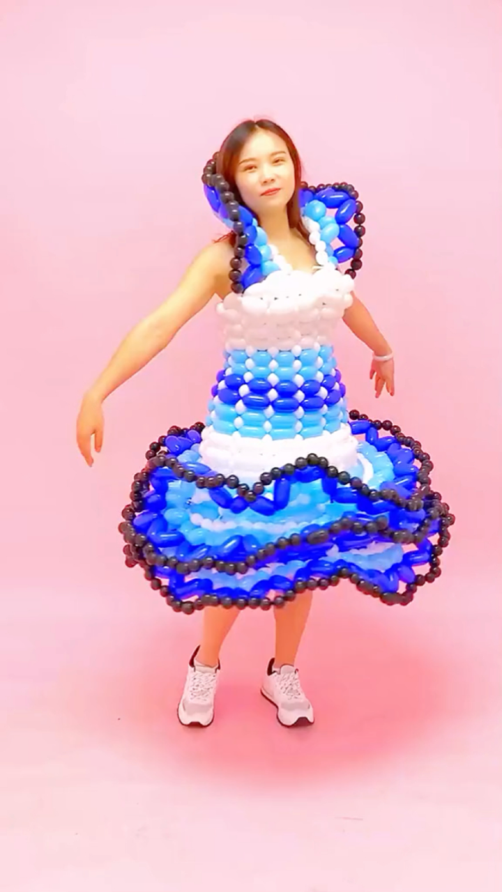 用气球做的裙子