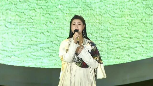 全国中青年少数民族声乐骨干培训班汇报演出朝朝演唱《山旮旯旯》