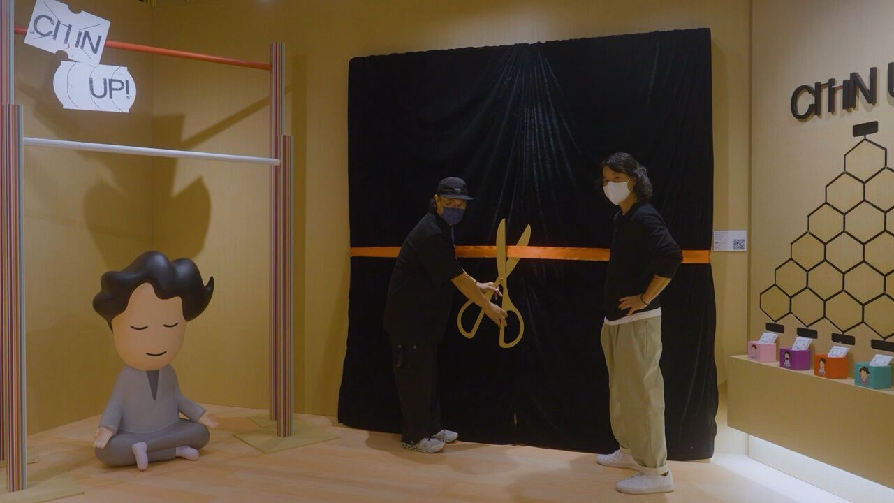 新专辑《chin up!》封面画作真迹正式进驻尘大馆澳门分馆7806