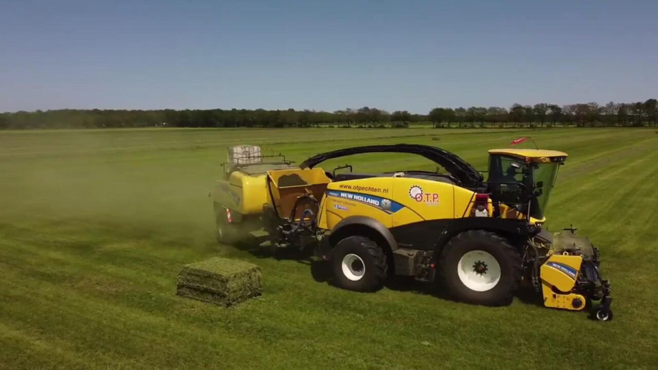 纽荷兰fr550 改良的bb9080打捆机完成割草和打捆作业!