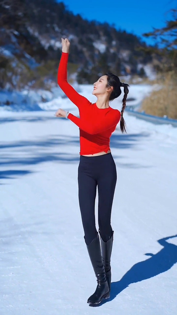 你们见过白色的公路吗?#火火的姑娘#舞蹈