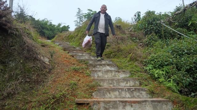 如果你厌倦城市生活,就来乡下做一顿酱大骨,酥烂入味,酱香浓郁 #乡村美食