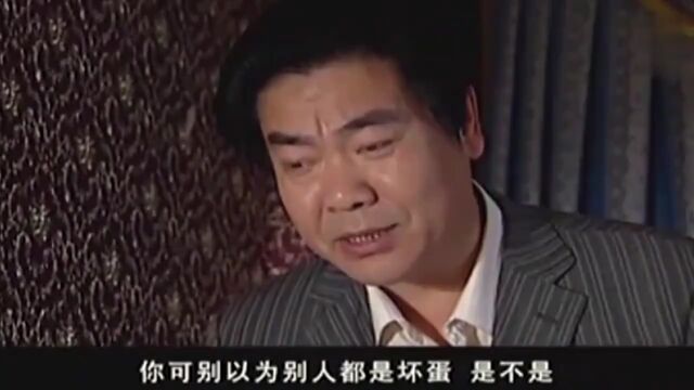 官操:穷姑娘知道老总不怀好意,故意装醉,让老总知难而退!